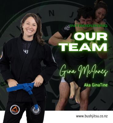 Gina McInnes photo